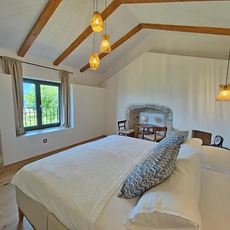Vikendica Cozy With Seaview And Parking Ideal For Small Family