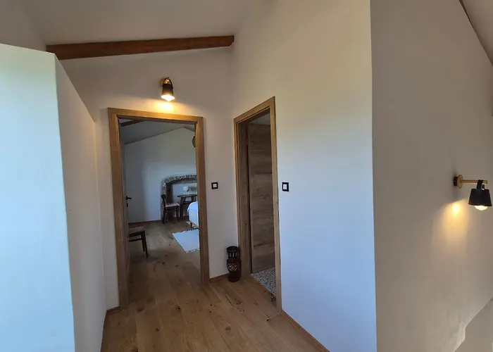 Cozy With Seaview And Parking Ideal For Small Family Brzac