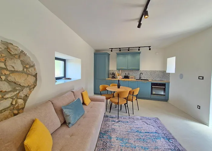 Vikendica Cozy With Seaview And Parking Ideal For Small Family Brzac