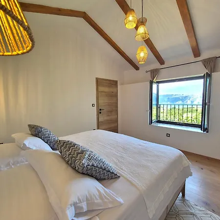 Cozy With Seaview And Parking Ideal For Small Family Casa vacanze *