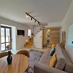 Case de vacanță Cozy With Seaview And Parking Ideal For Small Family