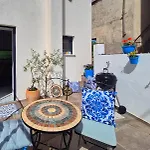 Case de vacanță Cozy With Seaview And Parking Ideal For Small Family Brzac