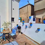 Case de vacanță Cozy With Seaview And Parking Ideal For Small Family *