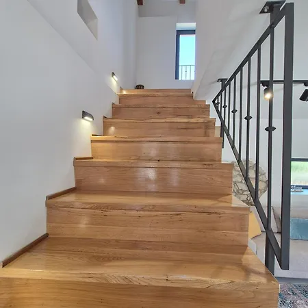 Cozy With Seaview And Parking Ideal For Small Family Brzac