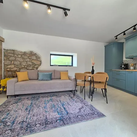 Case de vacanță Cozy With Seaview And Parking Ideal For Small Family *