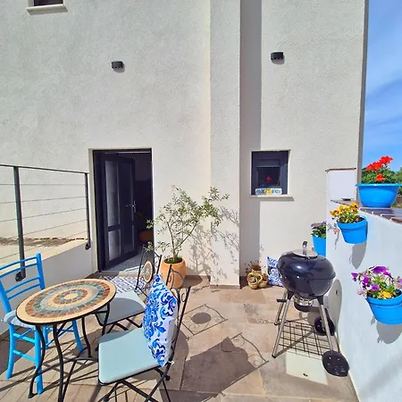 Case de vacanță Cozy With Seaview And Parking Ideal For Small Family Brzac